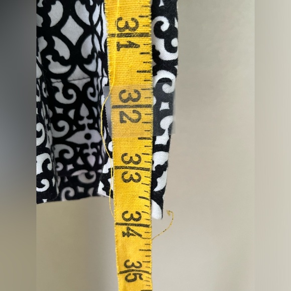 Laundry by Shelly Siegel size 10, Capri women’s pants - Picture 3 of 4